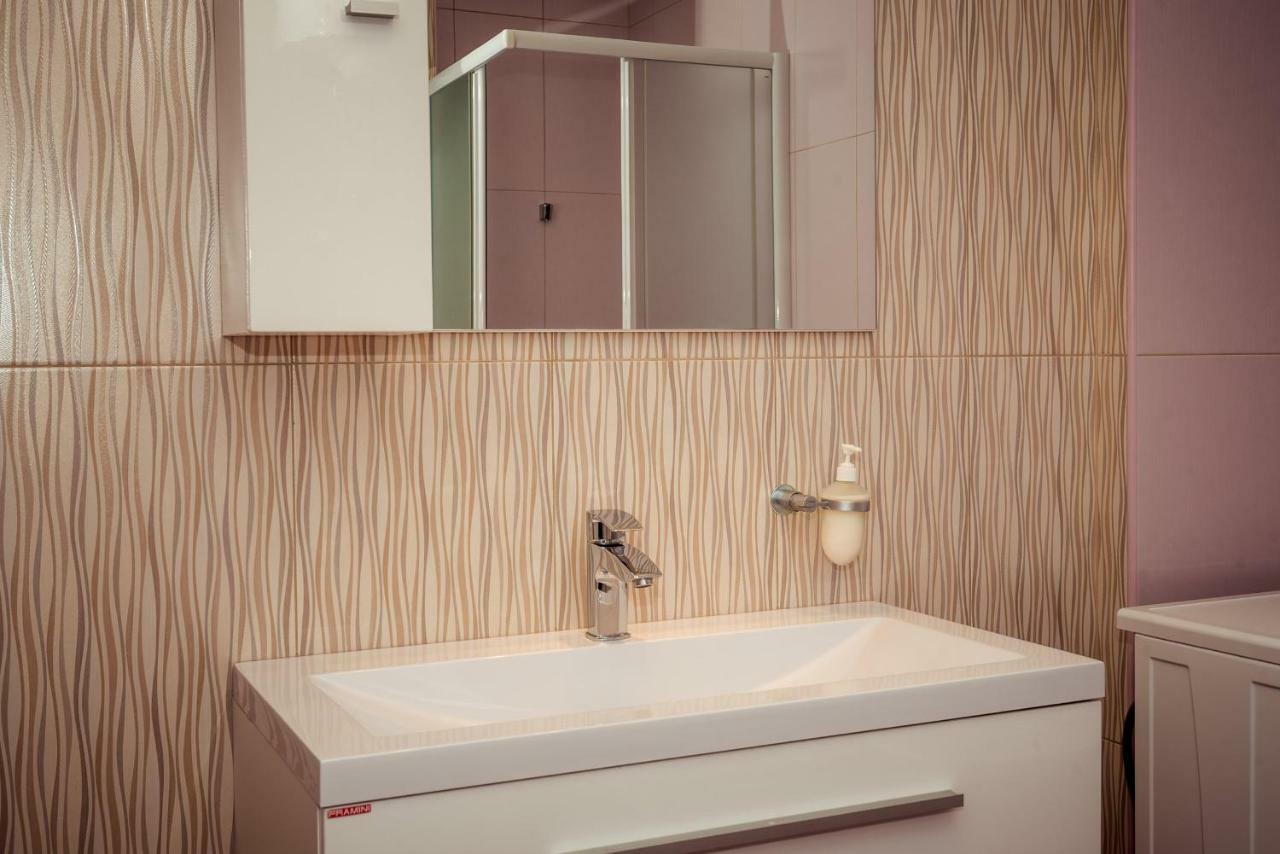 Apartmani Gelo Клек Екстериор снимка