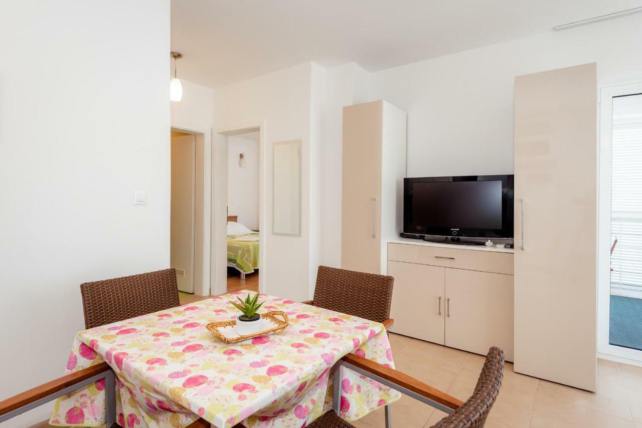 Apartmani Gelo Клек Екстериор снимка
