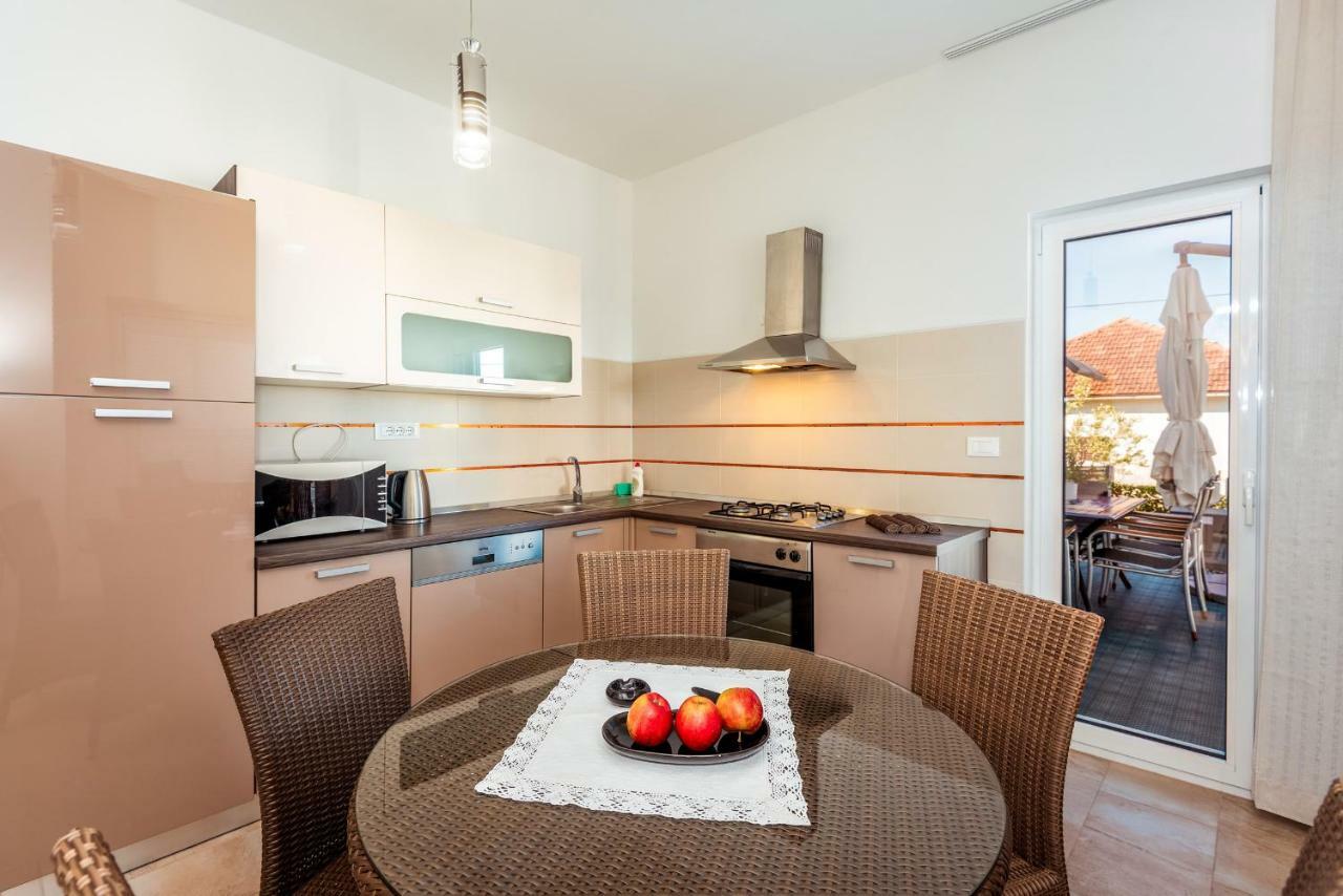Apartmani Gelo Клек Екстериор снимка